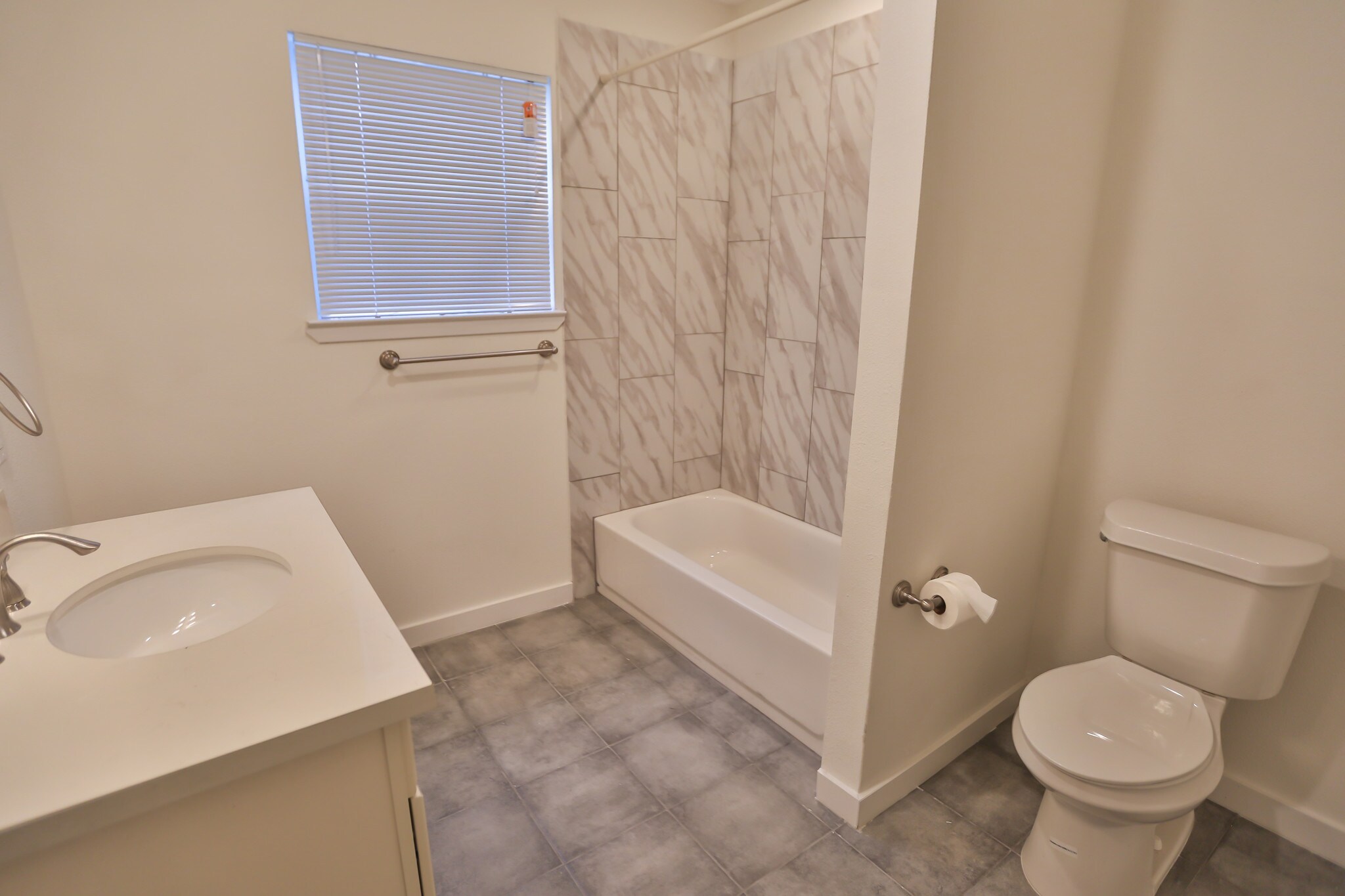 2nd Bathroom - 3203 Elgin St
