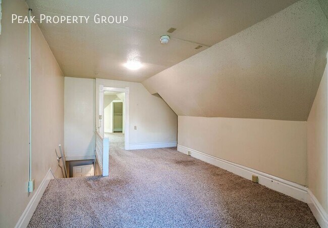Building Photo - 1283 Forsythe Ave