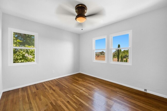 Building Photo - 2724 Treat St