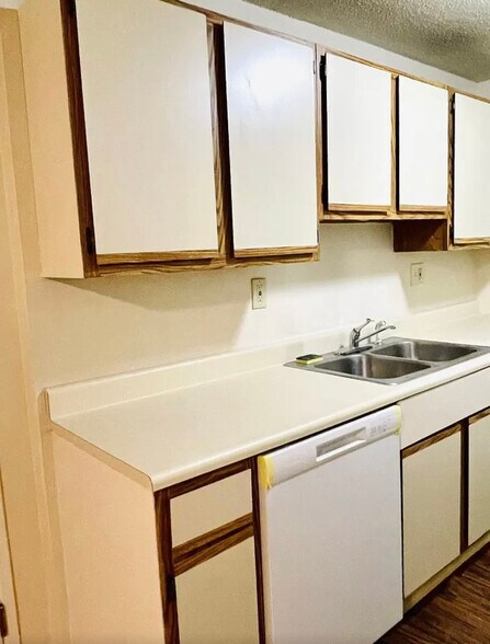 Building Photo - 1712 Blackstone Dr