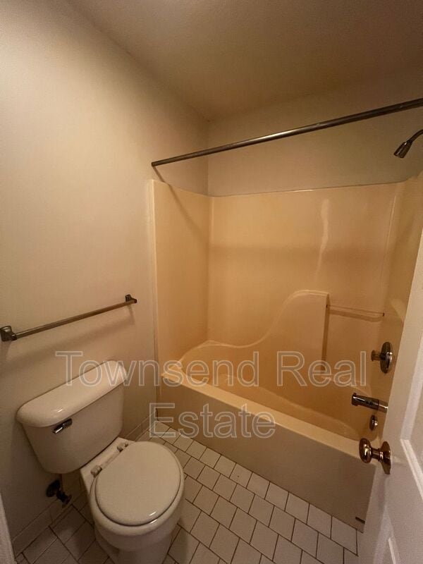 Building Photo - 1012 Ancestry Dr