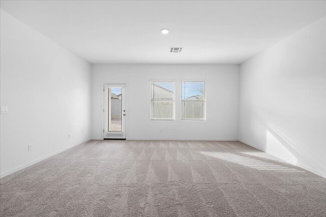 Building Photo - Beautiful 4 Bedroom Just off the 202!