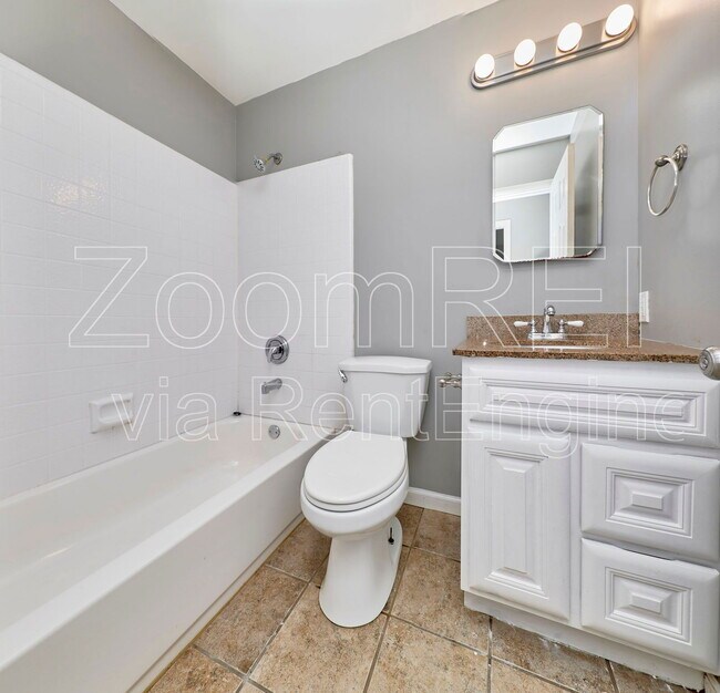 Building Photo - 2700 Steeplechase Ln