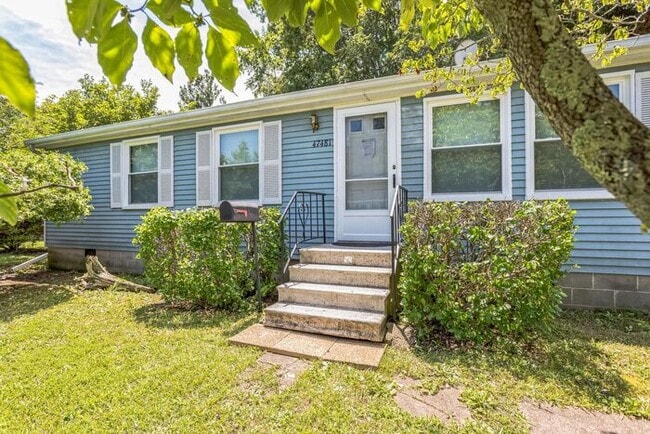 Building Photo - 47481 Southampton Dr