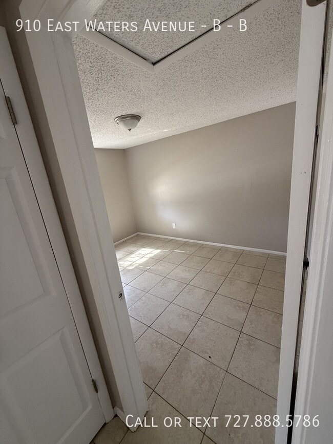 Building Photo - 910 E Waters Ave