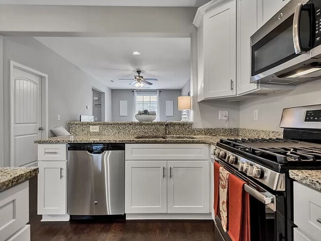 Building Photo - Luxury Bellevue Townhome in Harpeth Park