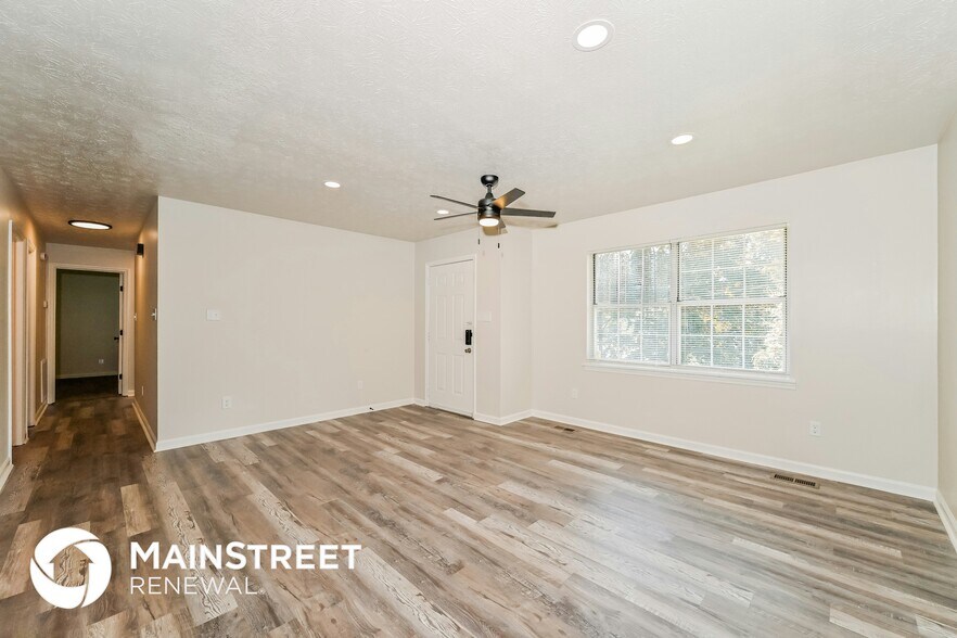 Building Photo - 6704 Bay Cir Dr