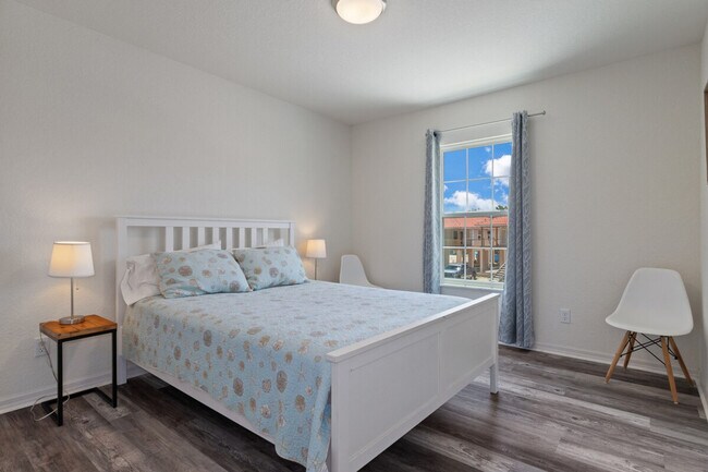 Building Photo - 10229 W Middleburg Loop