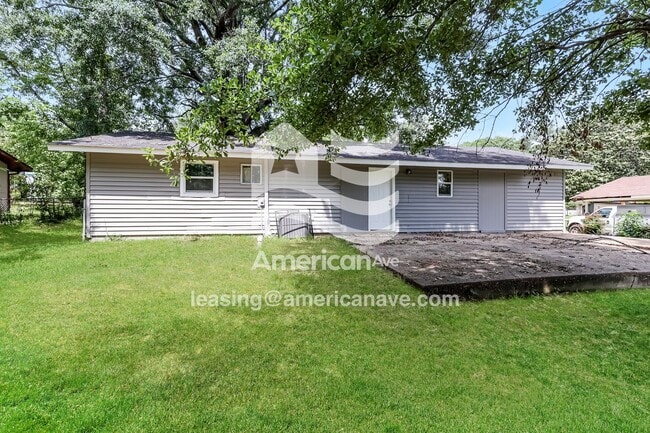 Building Photo - 422 Queen Marie Ln