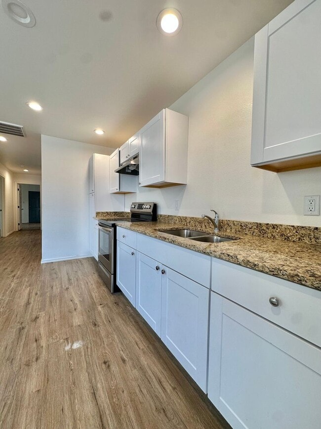 Building Photo - COMING AUGUST 2025 - Newly Built 3-Bedroom...