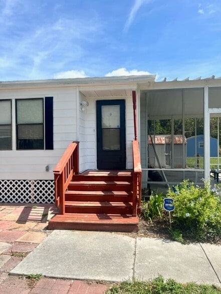 Building Photo - 2376 Case Ln