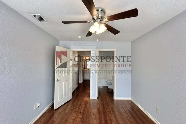 Building Photo - TOUR TODAY! 2 Bedroom 2 Bath Duplex at Mansion Creek in Tyler! 1/2 OFF your first full month’s rent!