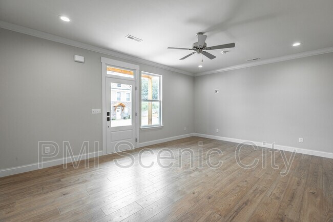 Building Photo - 1904 Cypress Ln