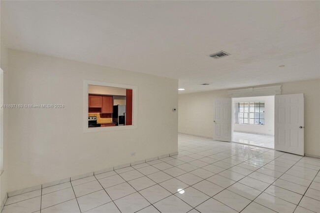 Building Photo - 13935 S Biscayne River Dr