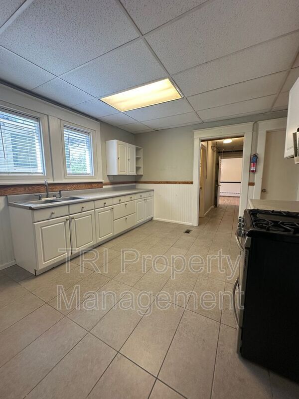 Building Photo - 1605 11th Ave