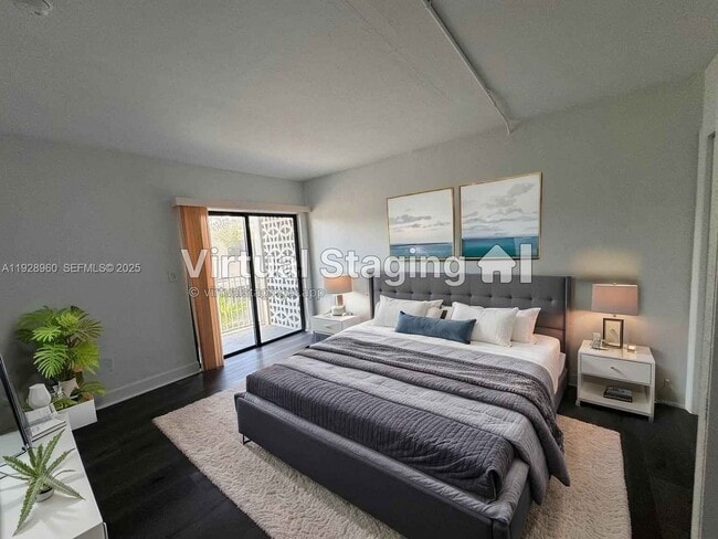 Building Photo - 1525 NE 135th St