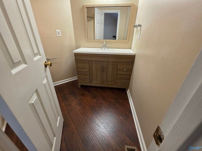 Building Photo - 1127 Stones Throw Dr NW