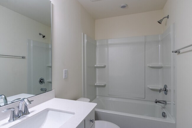 Building Photo - 493 Clark Creek Ln