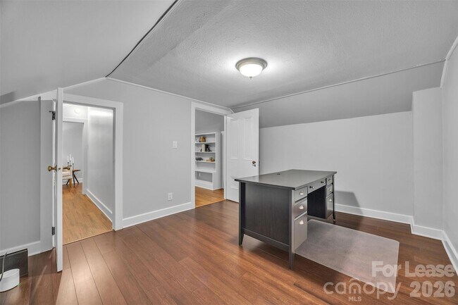 Building Photo - 462 Mock Mill Rd