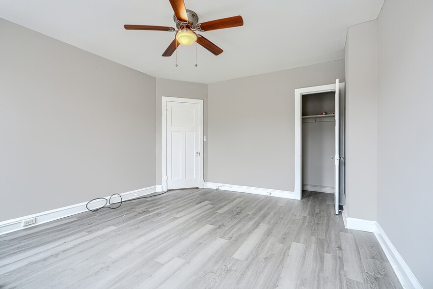 Bedroom 2 - 4243 Shamrock Ave