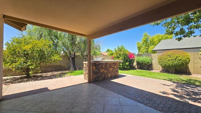 Building Photo - NEAR WESTGATE! Delightful 4bdr Corner Lot ...