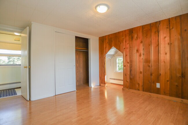 Building Photo - 3300 N Kildare Ave