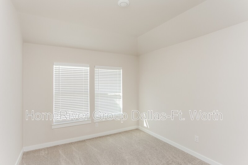 Building Photo - 333 Sun Harvest Dr
