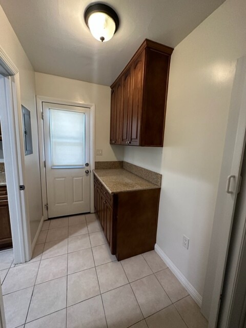 Building Photo - 926 N Verdugo Rd