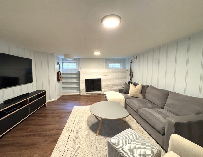 Building Photo - 2256 W Viewmont Wy W