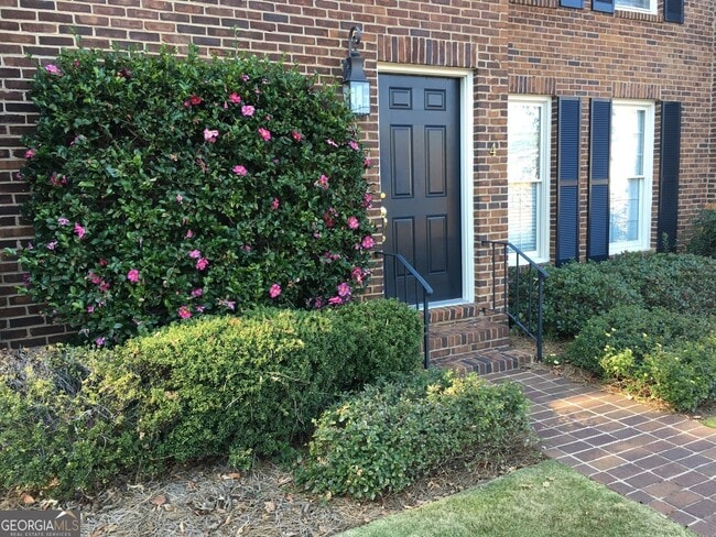 Building Photo - 110 Milledge Terrace