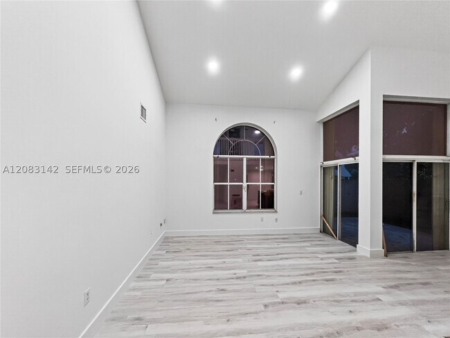 Building Photo - 3215 N 36th Ave