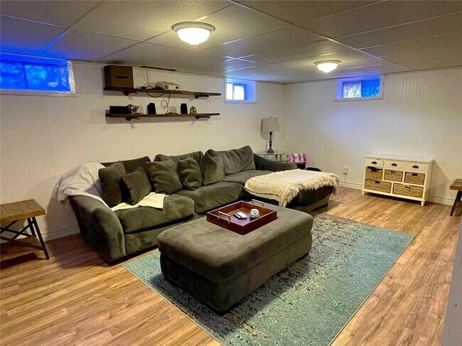 Building Photo - 30 Althea Dr