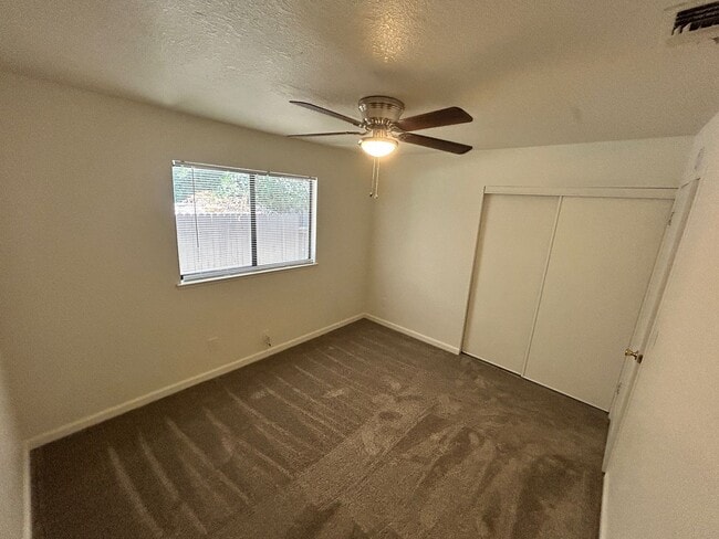Building Photo - Updated 3 Bedroom 2 Bathroom Home in Woodland
