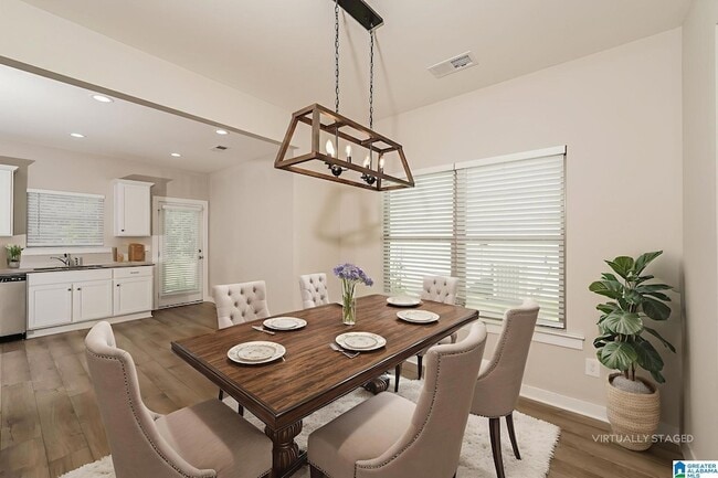 Building Photo - 142 Kings Wy