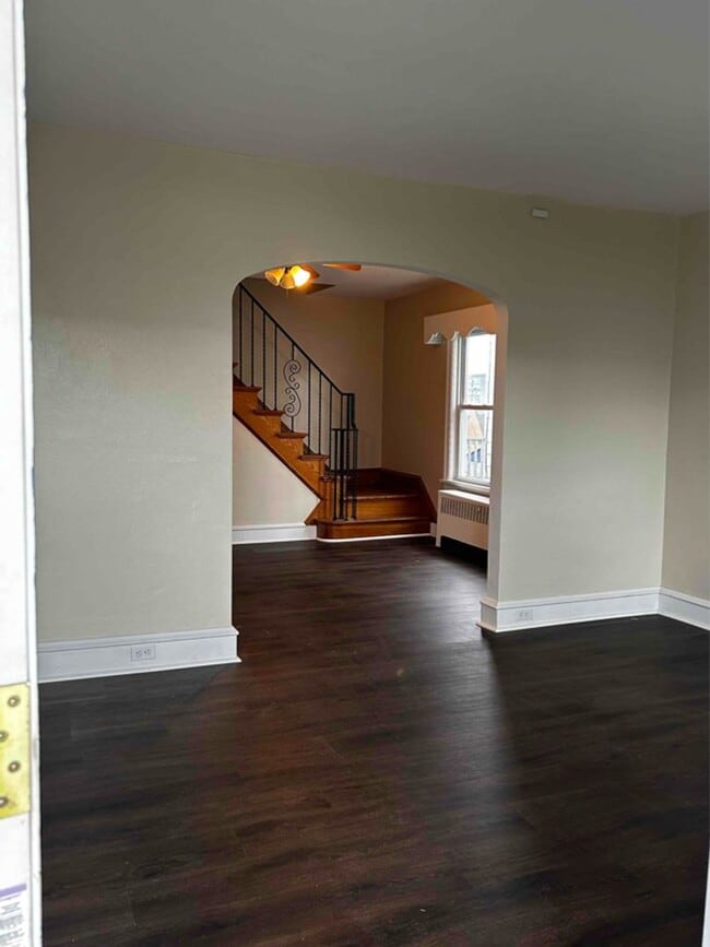 Building Photo - 327-329 Fremont Avenue