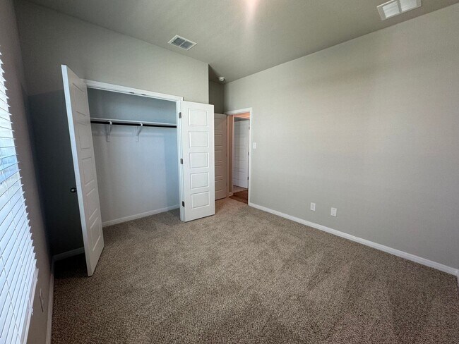 Building Photo - Stunning 4x3 Luxury Duplex in Buda, TX!