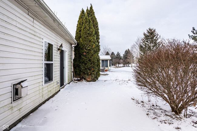 Building Photo - 5886 Hollow Oak Trail