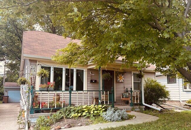 Primary Photo - 4629 N River Park Blvd