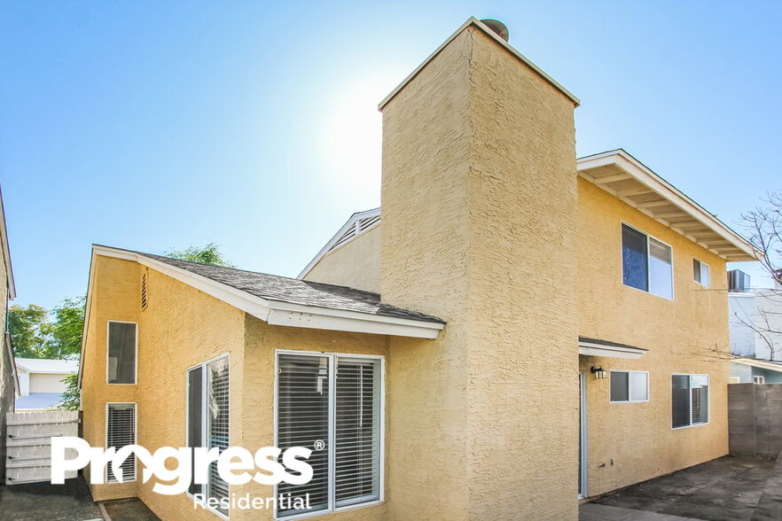 Building Photo - 3552 E Le Marche Ave