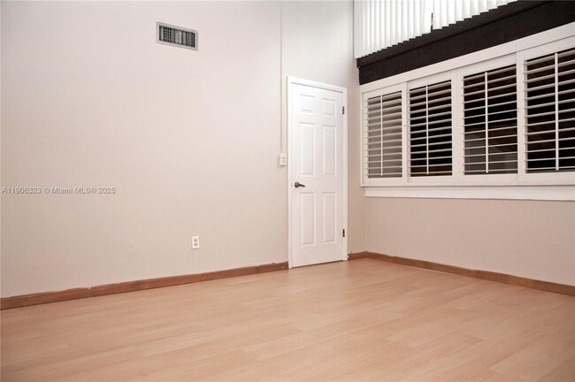 Building Photo - 19216 NE 25th Ave