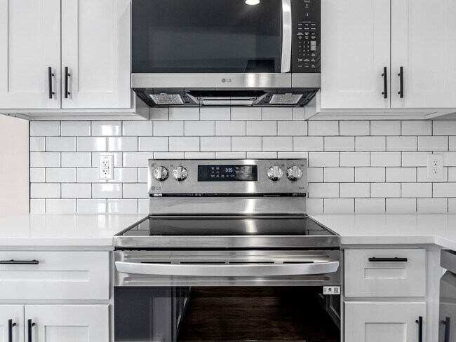 Building Photo - Charming 3 Bedroom Home in Spartanburg – Modern Upgrades & Stylish Finishes