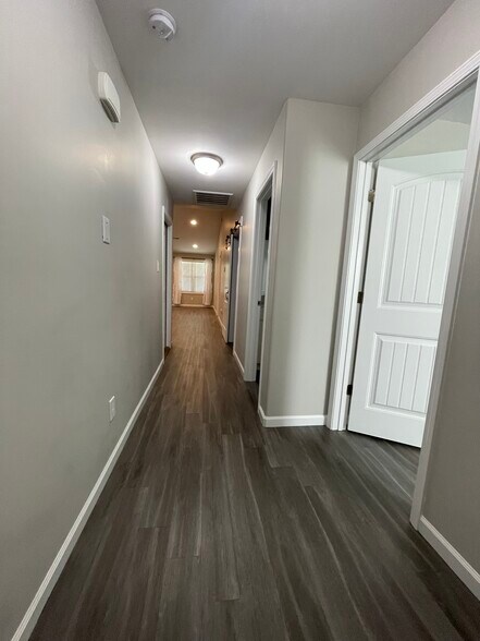 Building Photo - 5918 Knox Hill Way
