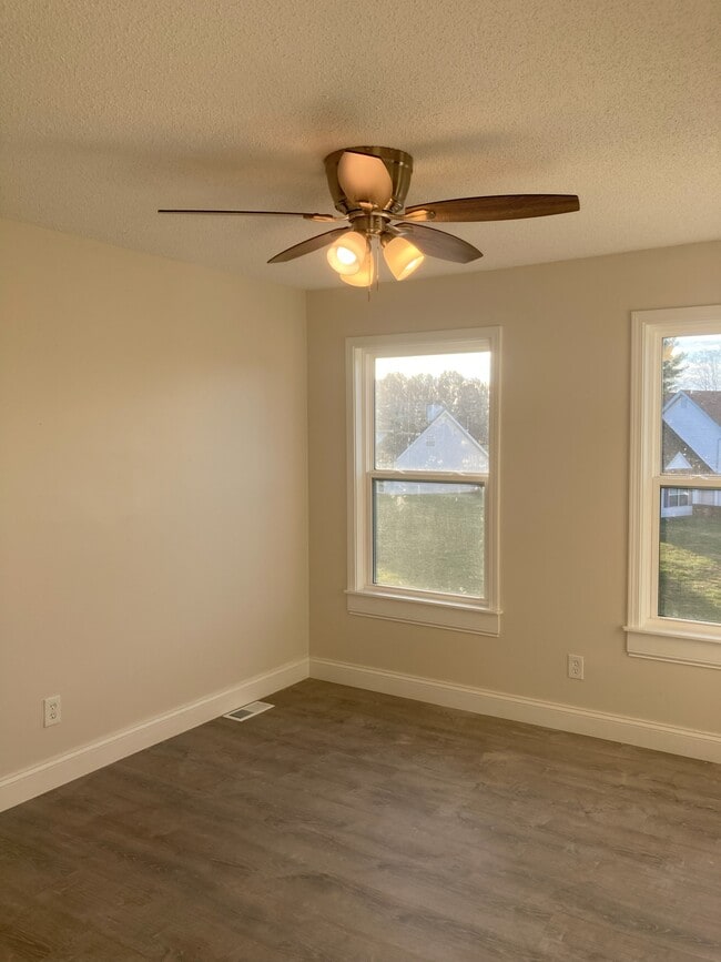 Building Photo - 6 Ram Ct