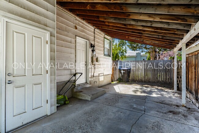 Building Photo - 1278 E 520 S St