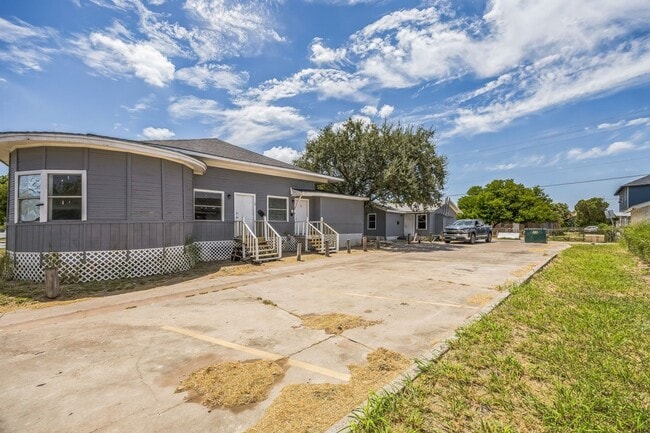 Building Photo - 2 Bedroom Apt in Brownsville, TX