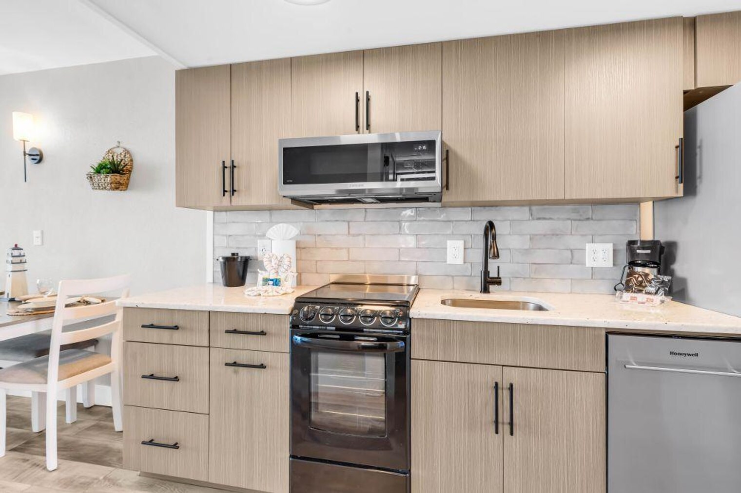 Building Photo - 2311 S Ocean Blvd