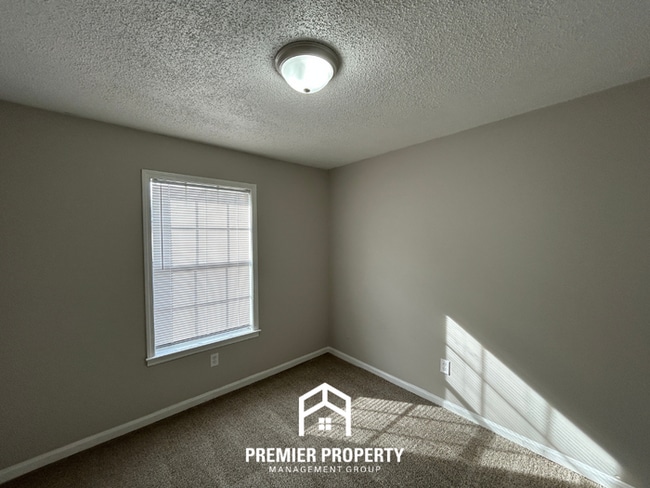 Building Photo - Newly Renovated 3BR/2BA Southaven Home with Hardwood Floors & Fenced Yard