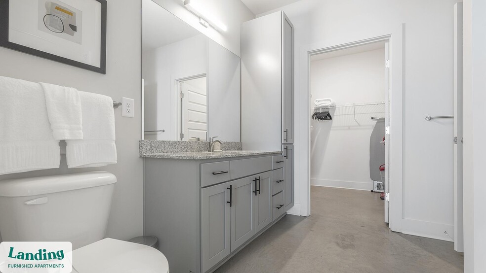 Building Photo - 404 W 26th St