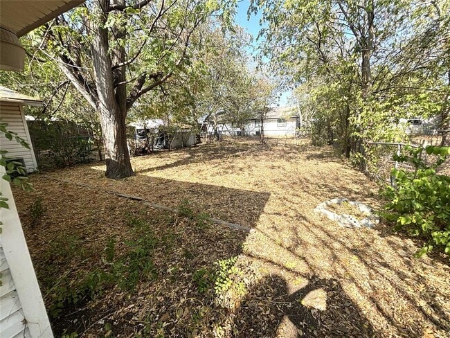 Building Photo - 411 Live Oak St