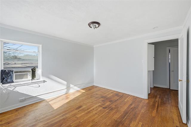 Building Photo - 305 W Morton St